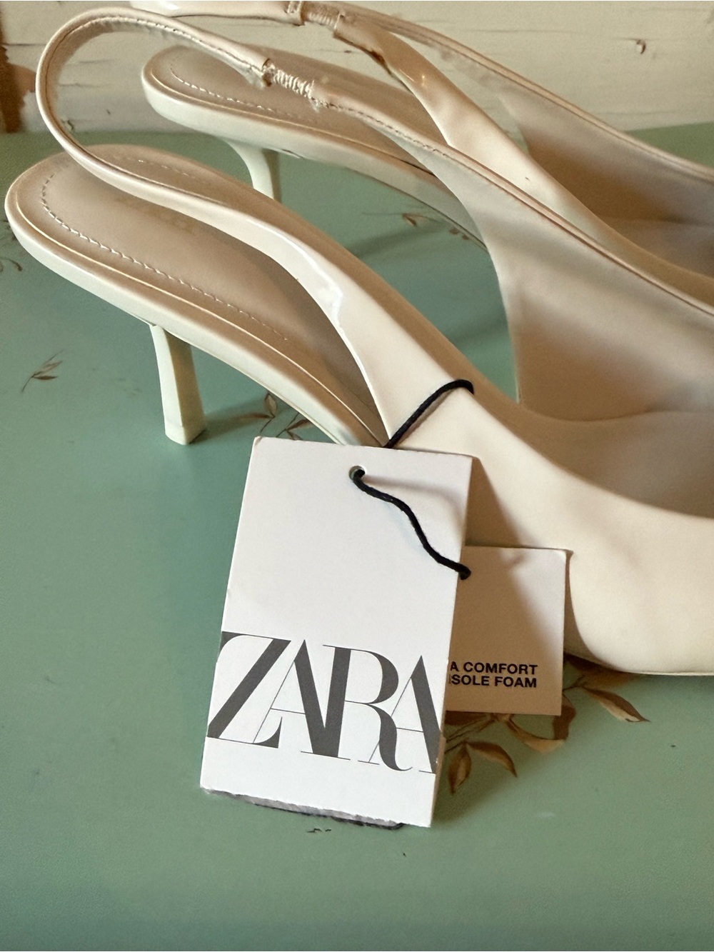 NEW! Zara Sling Back, Ivory/Cream, Faux Patent Leather,Kitten Heels,Bow Trim, 9 - Picture 8 of 9